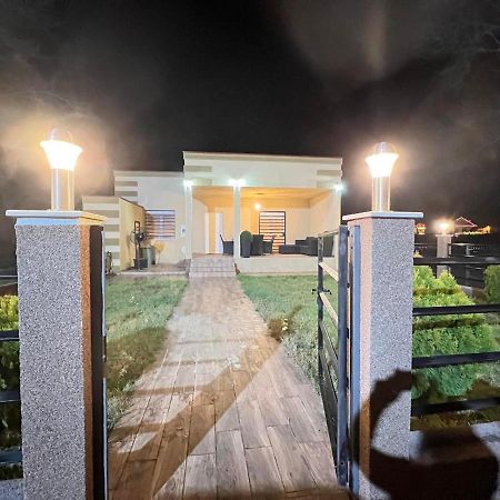 Villaversa Ulcinj Eksteriør billede